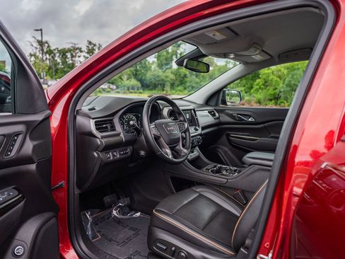 Used 2023 GMC Acadia AT4 w/ Technology Package image 18