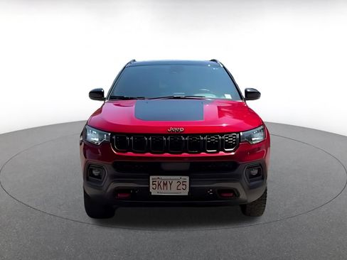 Used 2025 Jeep Compass Trailhawk AWD/4WD image 16