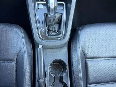 Used 2016 Volkswagen Jetta SE image 28