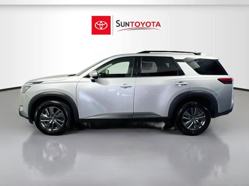 Used 2024 Nissan Pathfinder SV FWD image 7