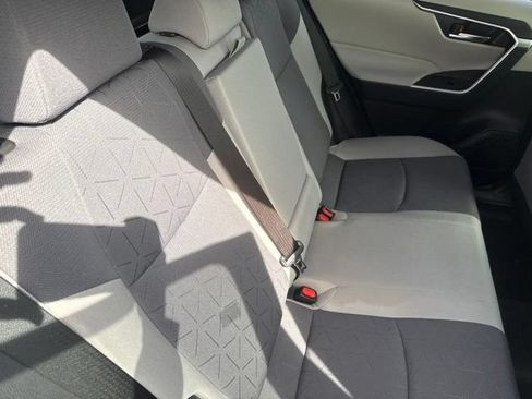 Used 2021 Toyota RAV4 XLE w/ Convenience Package AWD/4WD image 18