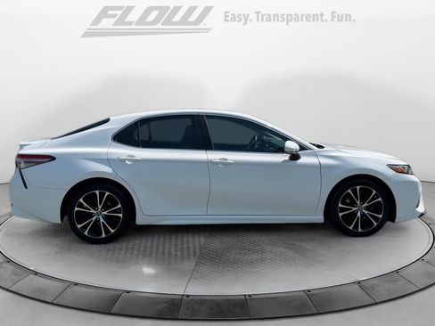 Used 2018 Toyota Camry SE w/ Moonroof Package FWD image 10