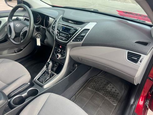 Used 2016 Hyundai Elantra SE FWD image 19