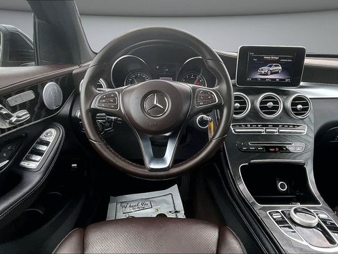 Used 2018 Mercedes-Benz GLC 300 4MATIC image 9