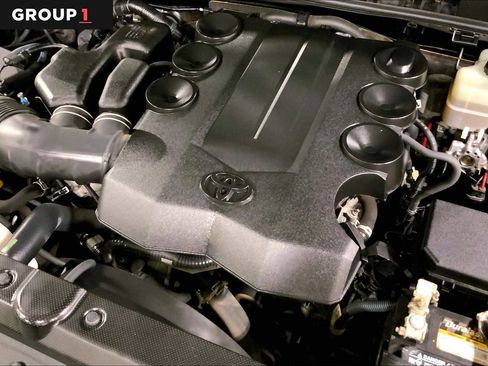 Certified 2018 Toyota 4Runner SR5 image 32