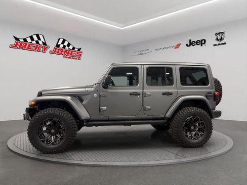 Used 2023 Jeep Wrangler Unlimited Sahara w/ LED Lighting Group AWD/4WD image 2