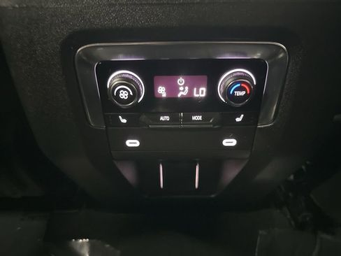 Used 2024 Chevrolet Tahoe LT w/ LT Signature Package image 31