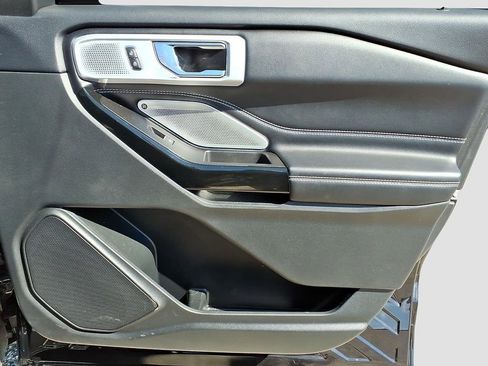 Used 2021 Ford Explorer ST w/ Equipment Group 401A image 9