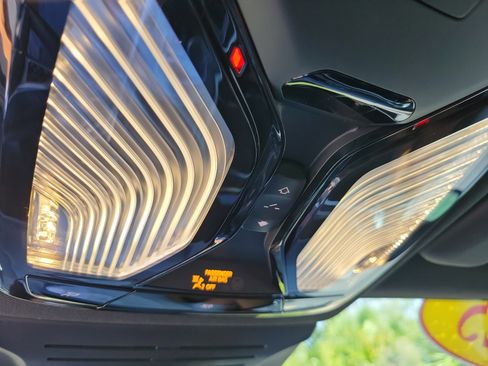 Used 2025 BMW X5 sDrive40i w/ M Sport Package image 19