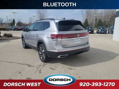 Used 2025 Volkswagen Atlas SE AWD/4WD image 3