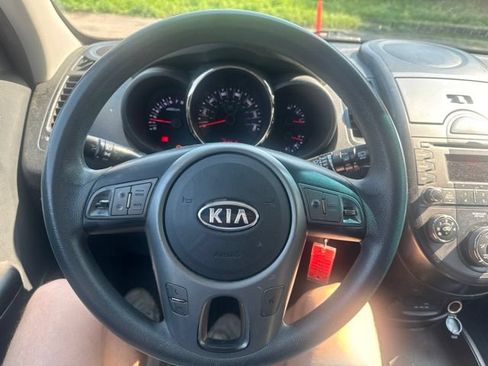 Used 2011 Kia Soul + FWD image 15