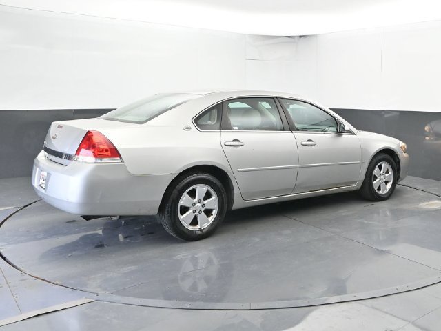 Used 2008 Chevrolet Impala LT FWD image 2