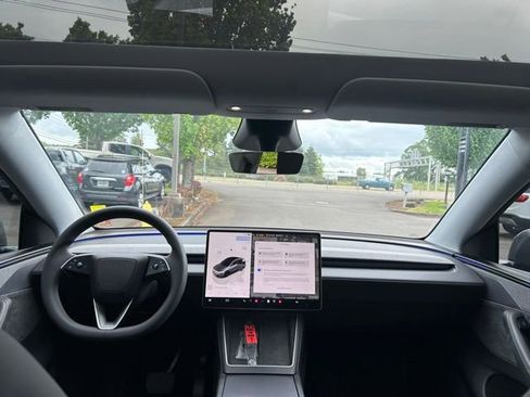 Used 2026 Tesla Model Y Long Range AWD/4WD image 15