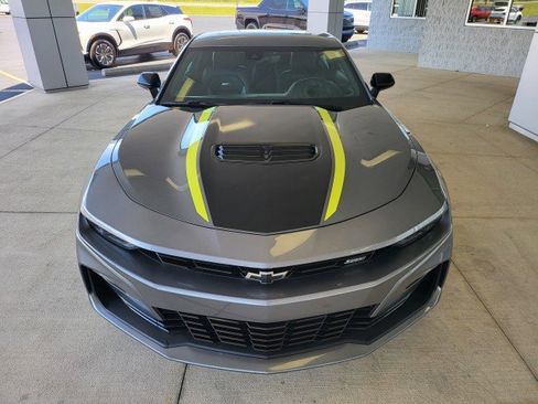 Used 2020 Chevrolet Camaro SS RWD image 12