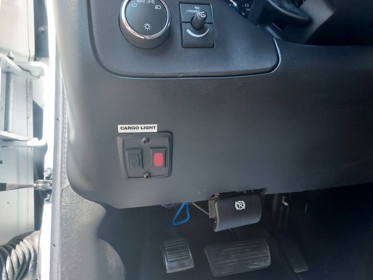 Used 2019 Chevrolet Express 3500 w/ Driver Convenience Package RWD image 14