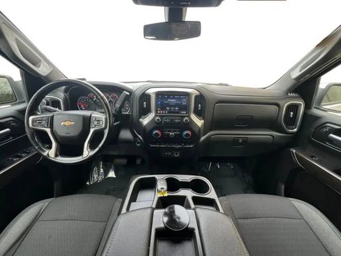 Used 2020 Chevrolet Silverado 1500 LT w/ Convenience Package AWD/4WD image 11