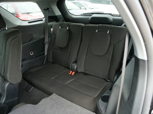Used 2023 Ford Explorer XLT AWD/4WD image 26