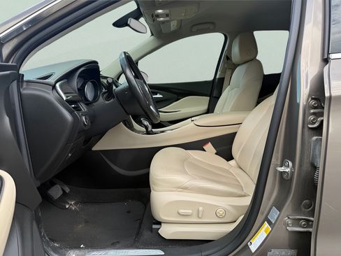 Used 2019 Buick Envision Essence FWD image 9