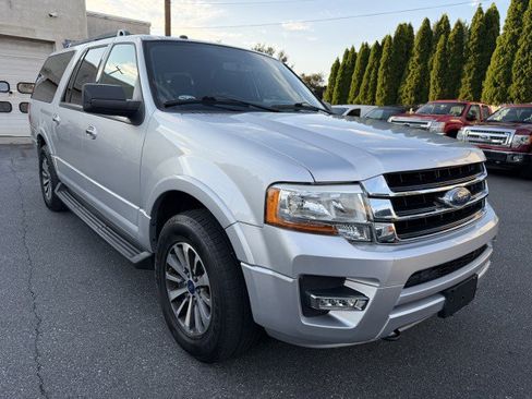 Used 2017 Ford Expedition EL XLT w/ Equipment Group 202A AWD/4WD image 4