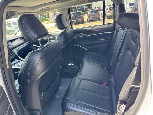 Used 2023 Jeep Grand Cherokee 4WD 4xe w/ Luxury Tech Group II image 10