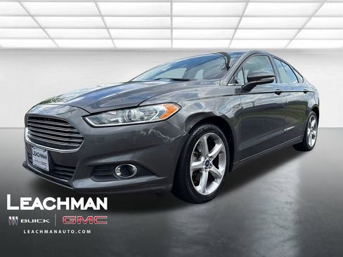 Used 2015 Ford Fusion SE w/ Equipment Group 201A FWD image 7