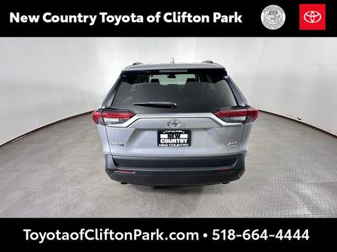 Used 2022 Toyota RAV4 XLE image 4