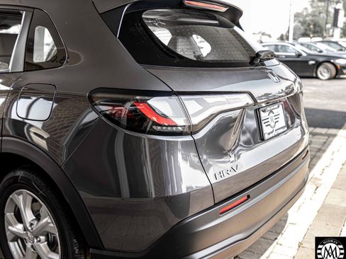 Used 2025 Honda HR-V LX image 14
