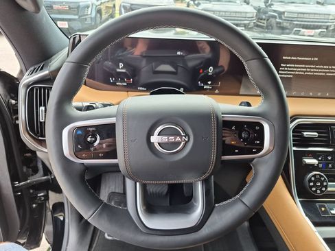 Used 2025 Nissan Armada Platinum Reserve AWD/4WD image 23