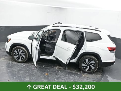 Used 2025 Volkswagen Atlas SE image 61