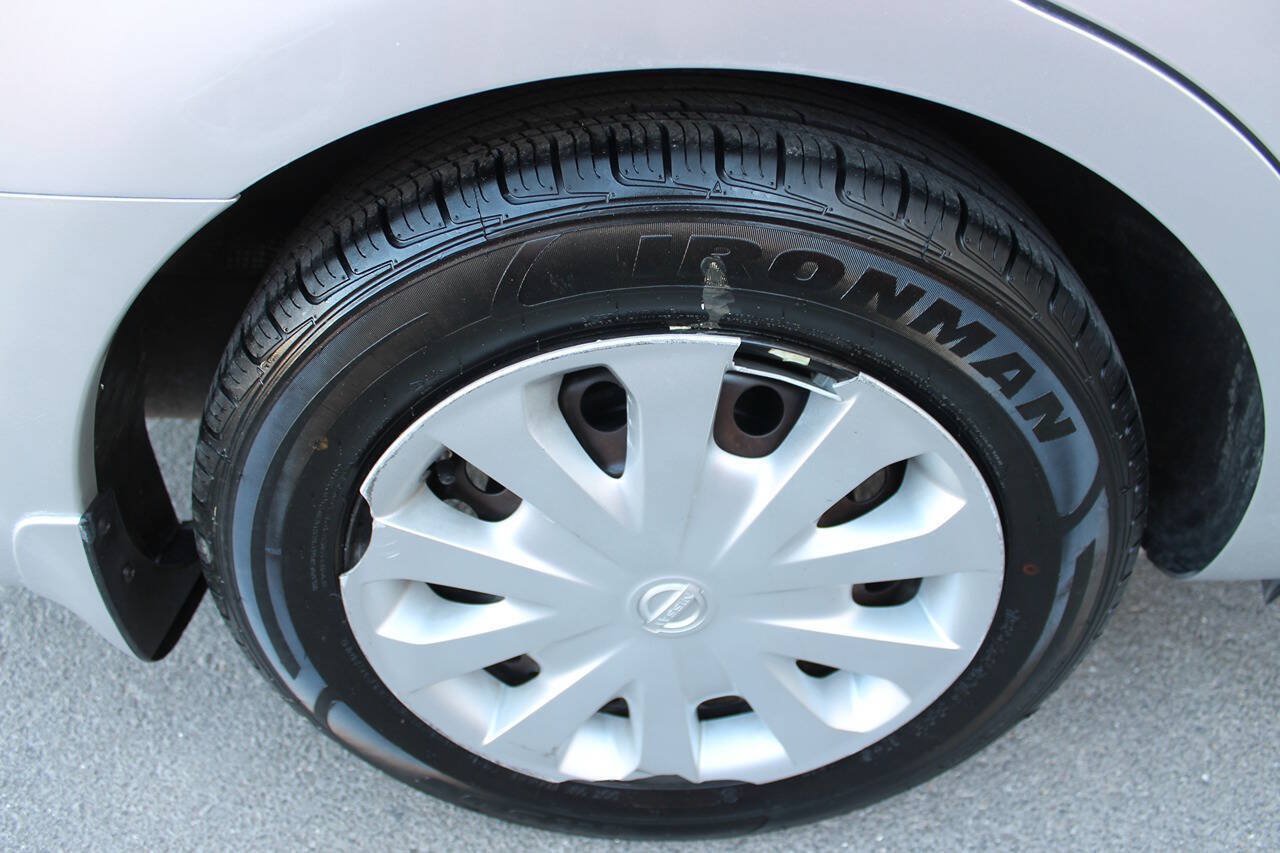 Used 2015 Nissan Versa S Plus FWD image 13