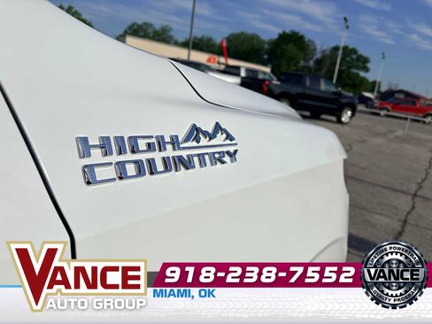 Used 2023 Chevrolet Tahoe High Country AWD/4WD image 9