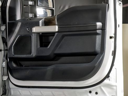 Used 2022 Ford F450 Lariat w/ Chrome Package image 35