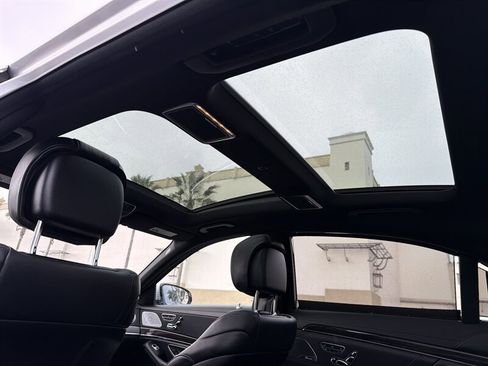 Used 2016 Mercedes-Benz S 550 Sedan image 17