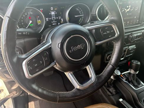 Used 2023 Jeep Wrangler Sahara w/ Cold Weather Group image 14