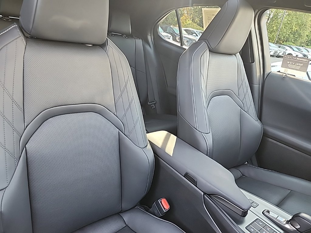 Certified 2025 Lexus UX 300h AWD w/ Accessory Package (Z1) image 21