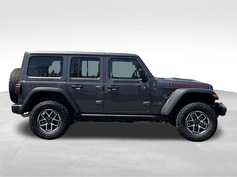 Used 2025 Jeep Wrangler Unlimited Rubicon AWD/4WD image 8