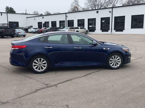 Used 2017 Kia Optima EX w/ Premium Package image 10