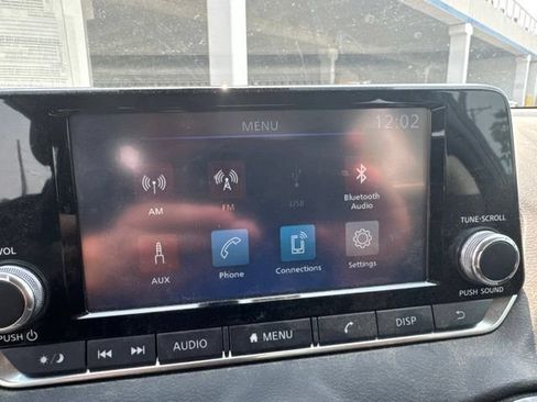 Used 2024 Nissan Sentra S FWD image 25