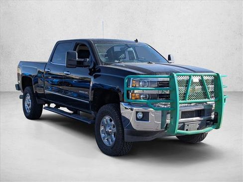 Used 2015 Chevrolet Silverado 2500 LT w/ Z71 Package, Off-Road image 3