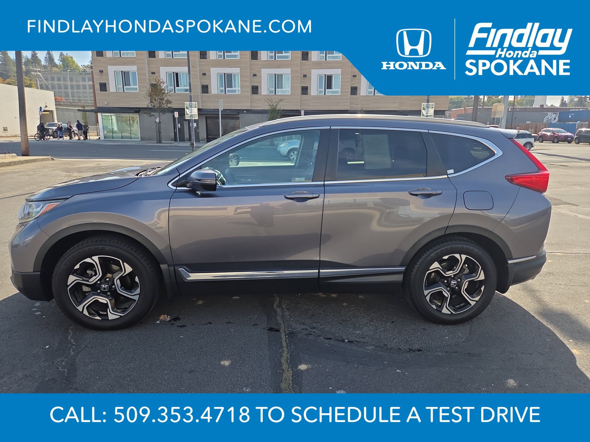 Used 2018 Honda CR-V Touring image 2