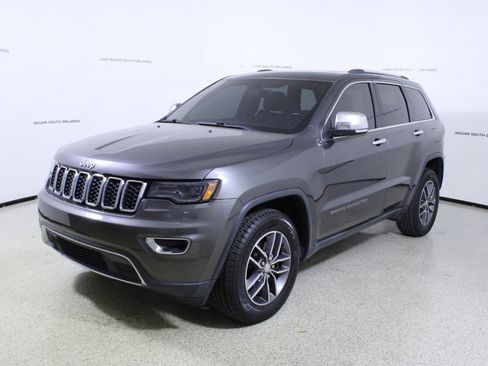 Used 2017 Jeep Grand Cherokee Limited w/ Luxury Group II image 4
