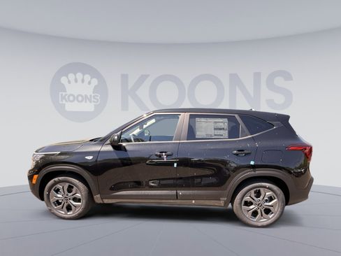 New 2026 Kia Seltos LX FWD image 13