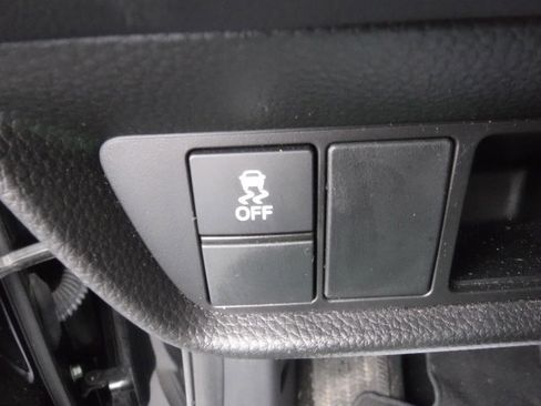 Used 2023 Honda HR-V LX image 11