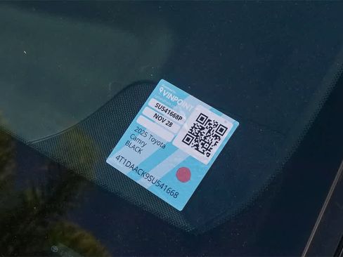 Used 2025 Toyota Camry SE image 24