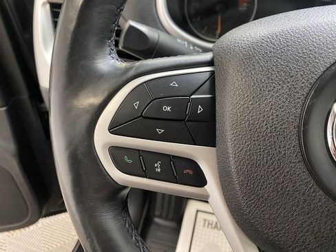 Used 2018 Jeep Cherokee Trailhawk w/ Cold Weather Group image 24