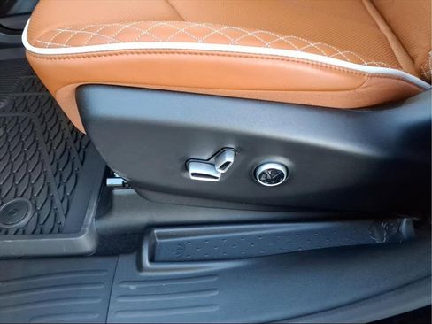 New 2026 Chrysler Pacifica Pinnacle image 14