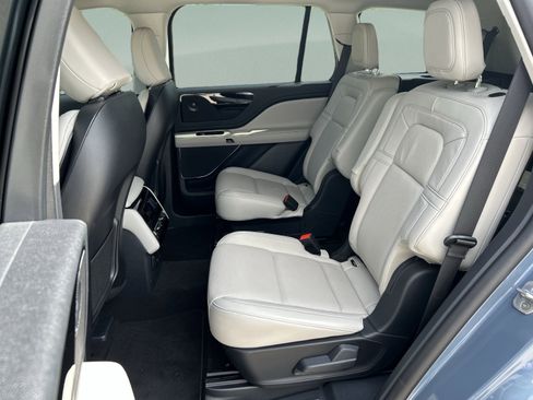 New 2025 Lincoln Aviator Reserve w/ Illumination Package RWD image 23