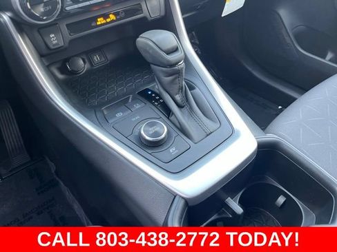 Used 2025 Toyota RAV4 XLE AWD/4WD image 27