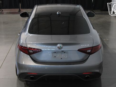 Used 2020 Alfa Romeo Giulia Ti Sport image 17