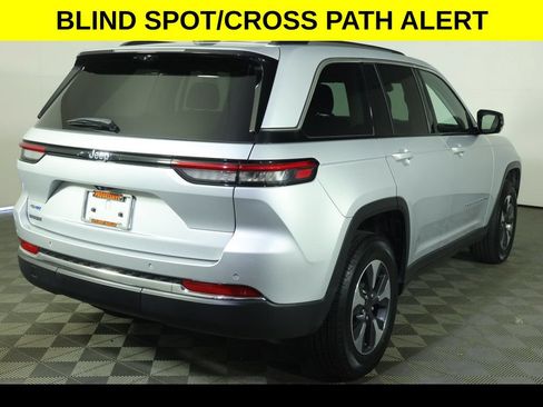 Used 2022 Jeep Grand Cherokee Limited 4xe w/ Luxury Tech Group II AWD/4WD image 11
